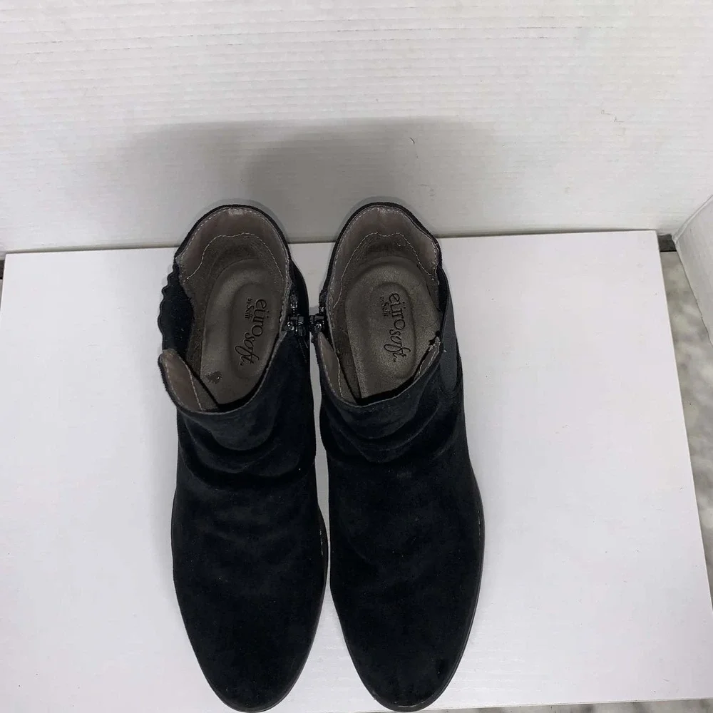 EuroSoft Adeah Black Ruched Ankle Bootie Size 8.5M